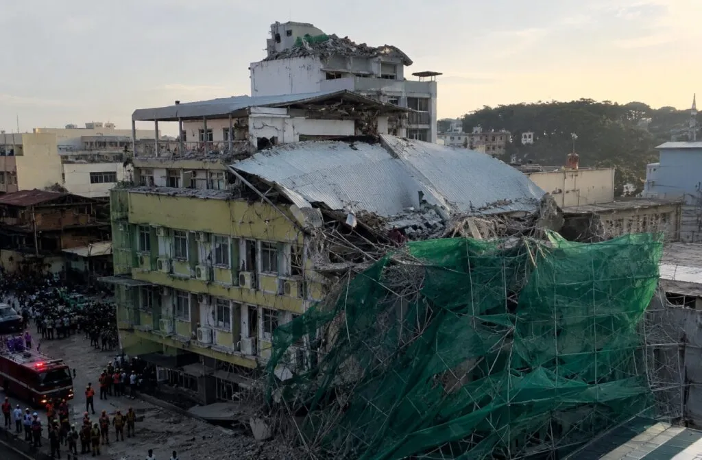 Colapso en Filipinas deja obreros desaparecidos tras derrumbe