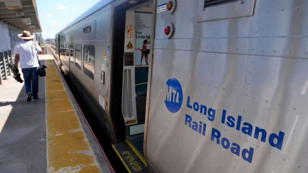 Huelga ferroviaria paraliza transporte en Nueva York