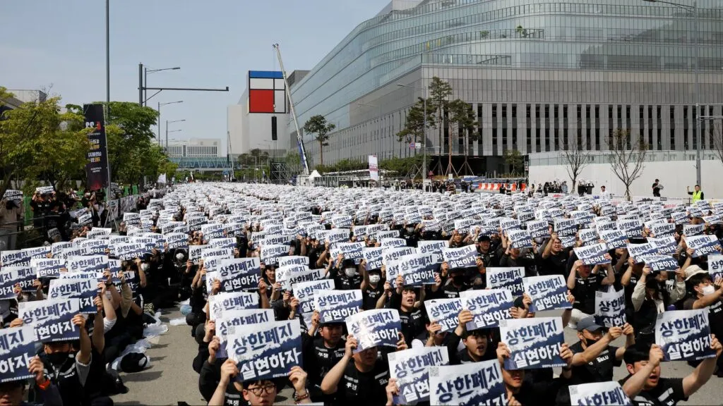 Samsung no logra acuerdo con sindicato y crece riesgo de huelga