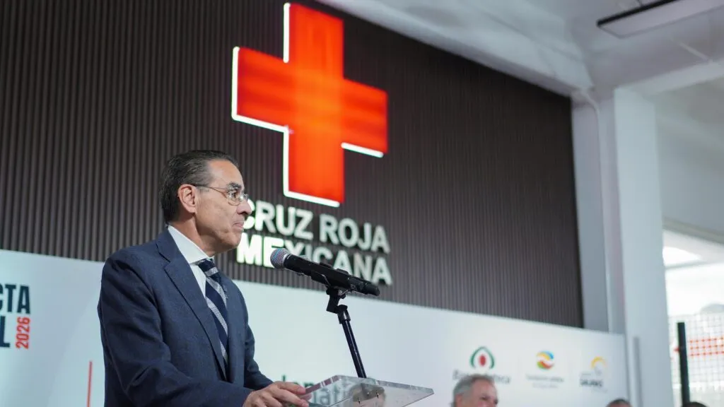 Banco Azteca y sus clientes concretan donativo millonario para Cruz Roja