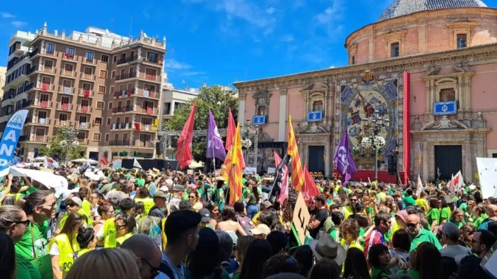Negociaciones con Educación no frenan movilizaciones en España