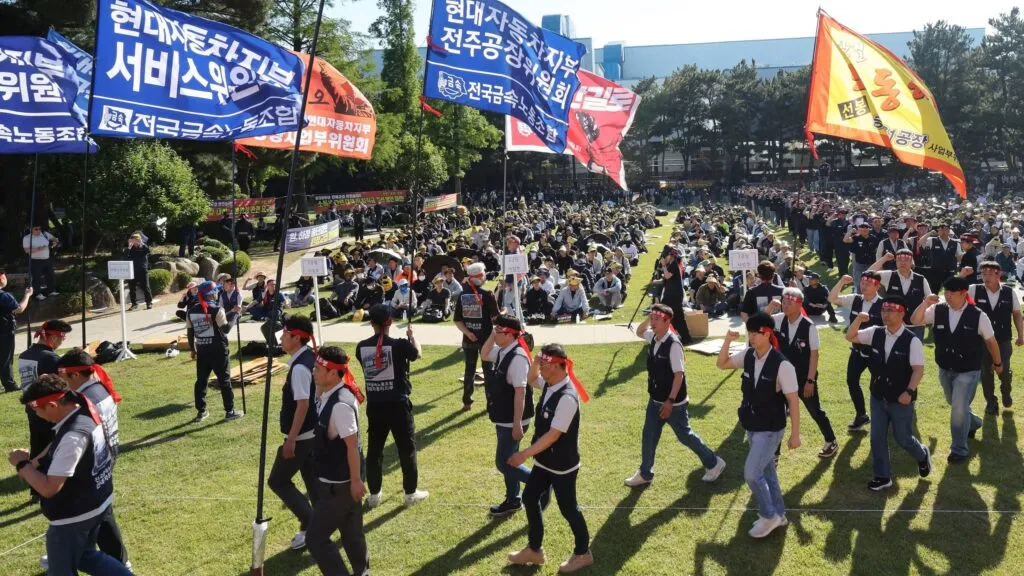 Trabajadores de Hyundai aprueban posible huelga laboral