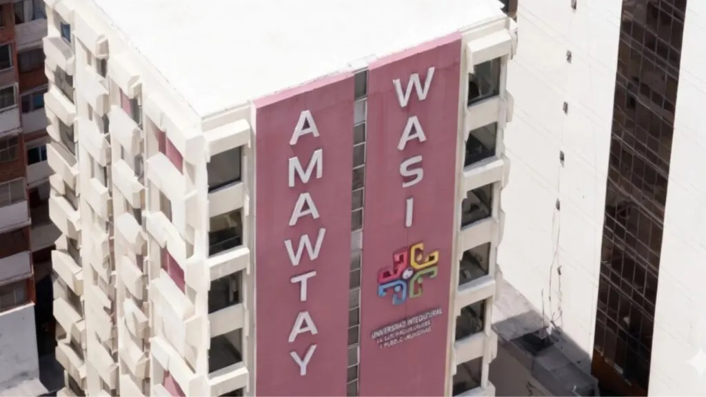 Recorte presupuestario pone en riesgo a Universidad Amawtay Wasi