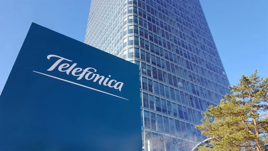 Telefónica recortará 1,100 empleos y cerrará tiendas en Alemania